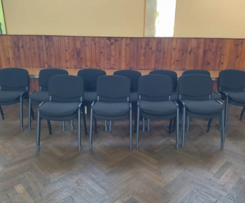 Aktuality / Obnova a doplnenie zariadenia sály kultúrneho domu  - nové stoly a stolič-ky - foto